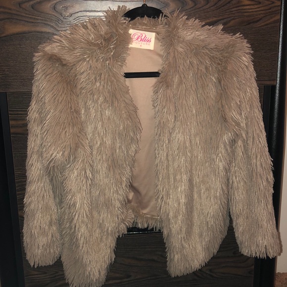 fuzzy & furry jacket - Picture 2 of 2